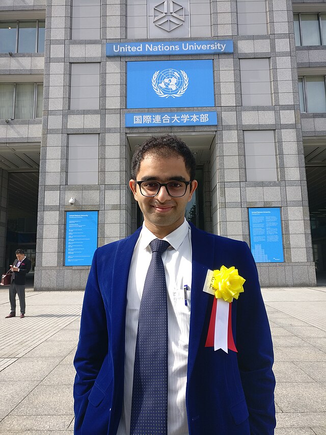 Dr._Edmond_after_his_address_at_the_UN_University_in_Japan
