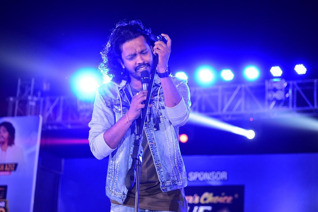 1280px-Nakash_Aziz