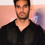 Ahan_Shetty_at_the_premiere_of_Hunter_–_Tootega_Nahi_Todega_(cropped)